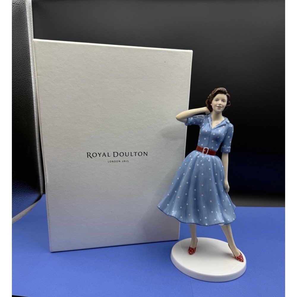 Royal Doulton 1950's‎ Nancy HN5595 Fashion Through the Decades Limited Edition